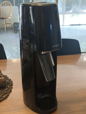 Sodastream JET Soda Maker Sparkling Water Machine Black Gray NO Co2 BOTTLE Drip